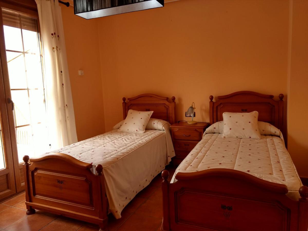 Escapada Delux Guest House ออสซา เด มอนเตียล ภายนอก รูปภาพ