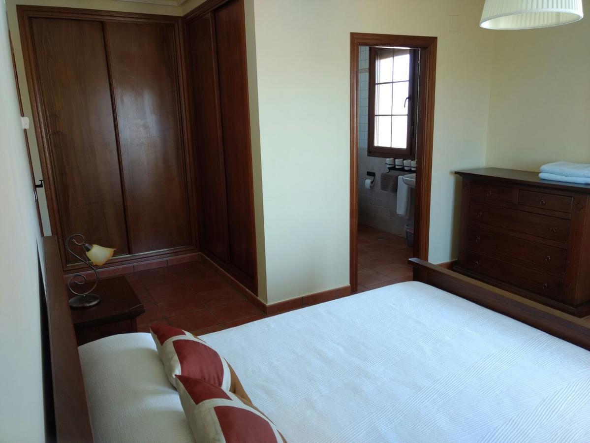 Escapada Delux Guest House ออสซา เด มอนเตียล ภายนอก รูปภาพ