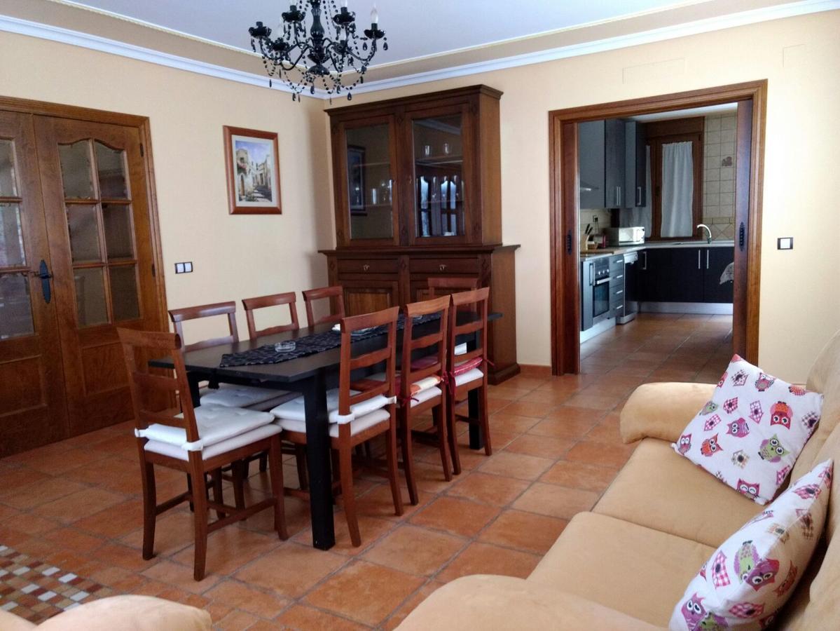 Escapada Delux Guest House ออสซา เด มอนเตียล ภายนอก รูปภาพ